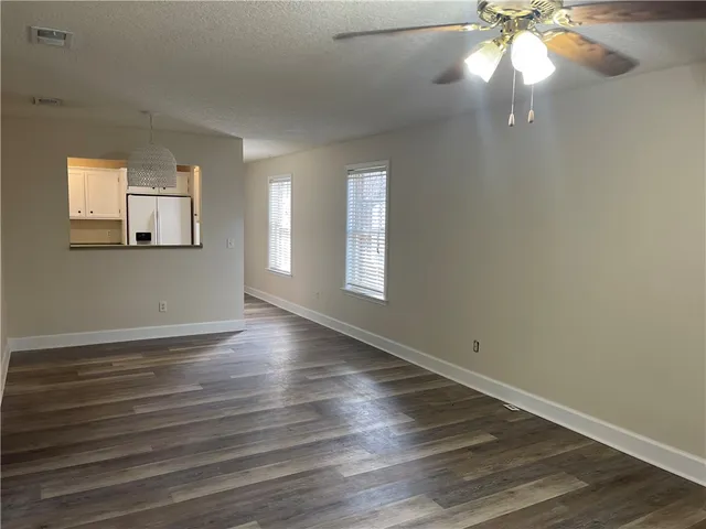 $1,500 | 106 Red Bud Court, Brunswick, GA 31520