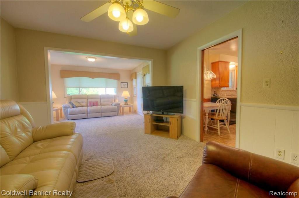 28341 Farmington Road Farmington Hills, MI 48334 - Photo 17 of 35