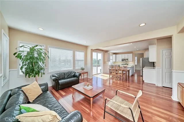 $1,100,000 | 28410 Agajanian Drive, Saugus, CA 91390