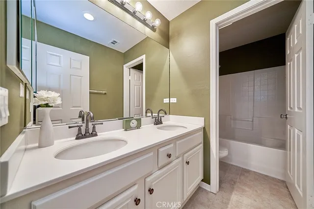 $1,100,000 | 28410 Agajanian Drive, Saugus, CA 91390