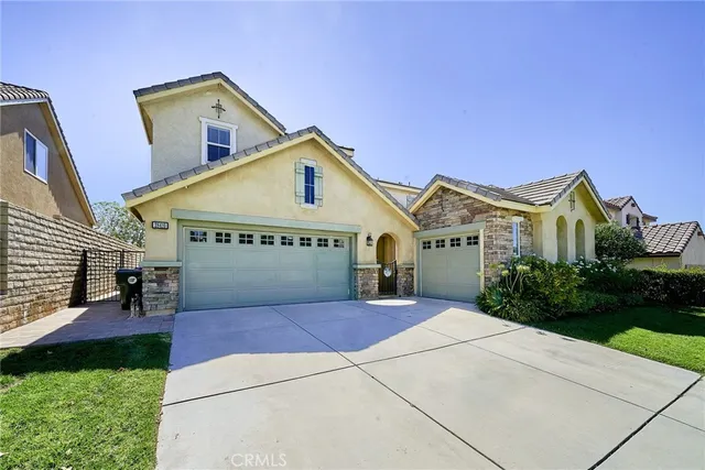 $1,100,000 | 28410 Agajanian Drive, Saugus, CA 91390