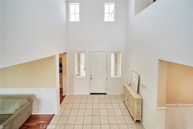 $1,100,000 | 28410 Agajanian Drive, Saugus, CA 91390