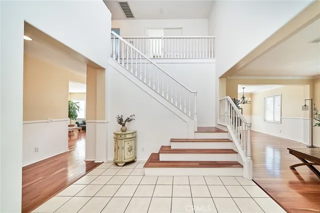 $1,100,000 | 28410 Agajanian Drive, Saugus, CA 91390