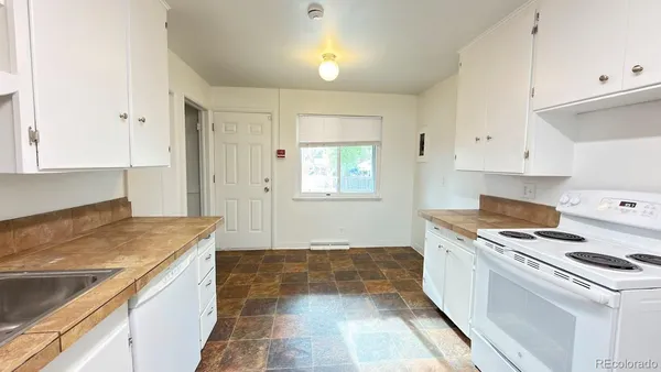$1,550 | 1125 Dayton Street, Aurora, CO 80010