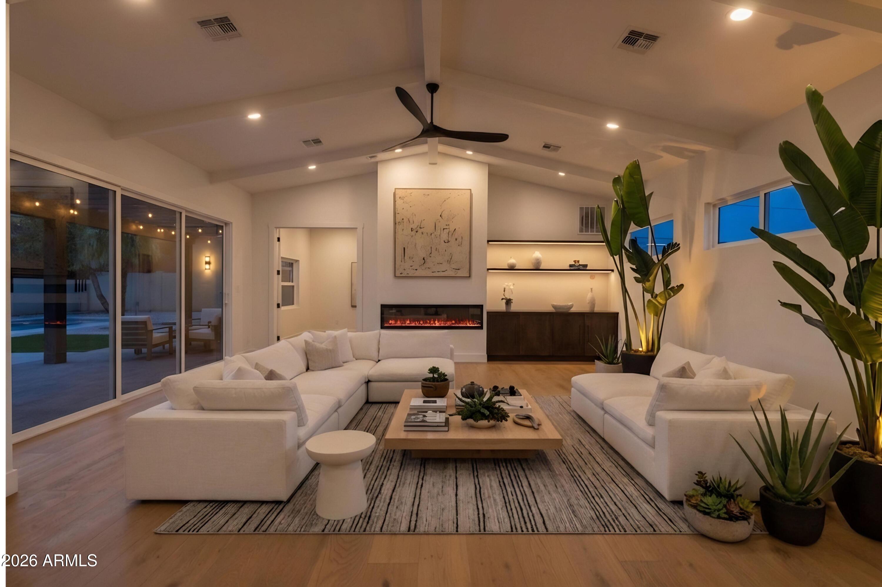 4048 East Edgemont Avenue Phoenix, AZ 85018 - Photo 20 of 88 Living room evening