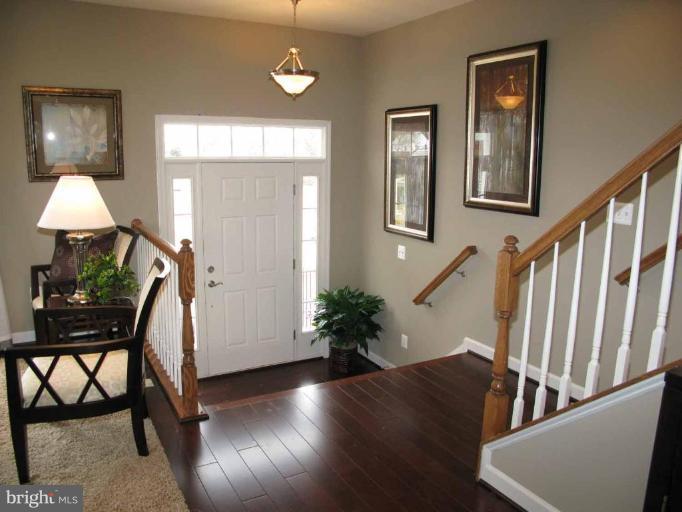 11610 Leesborough Circle, Unit 18 Silver Spring, MD 20902 - Photo 2 of 10 Entrance / Foyer
