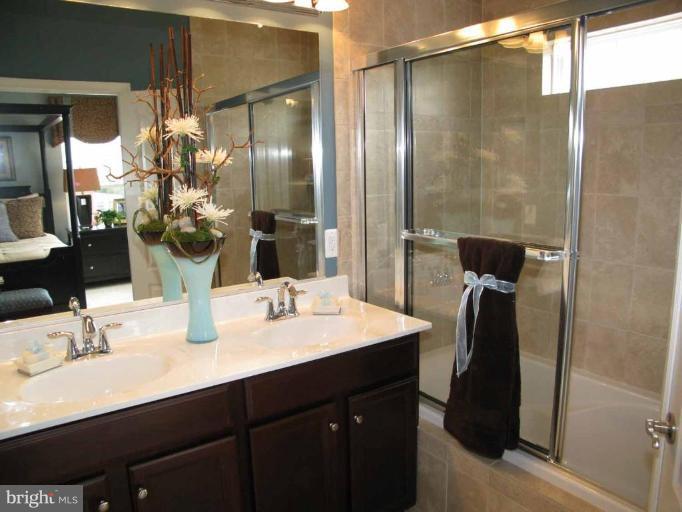 11610 Leesborough Circle, Unit 18 Silver Spring, MD 20902 - Photo 6 of 10 Master Bath