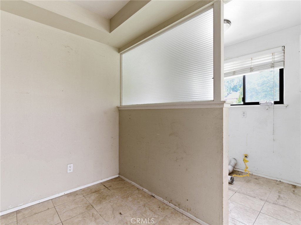 10127 Foothill Boulevard Sylmar, CA 91342 - Photo 13 of 33