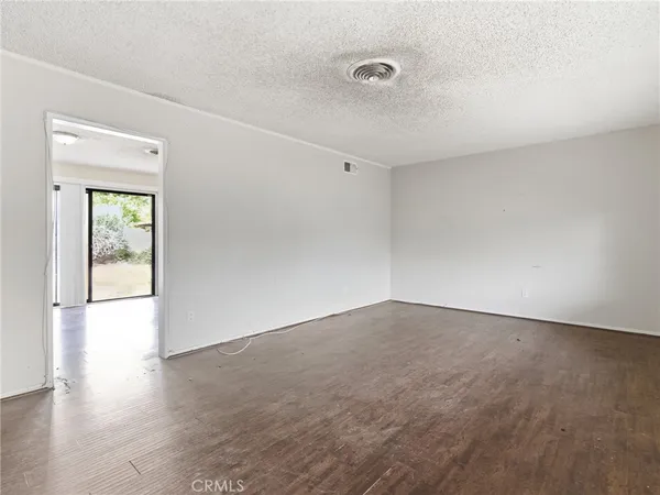 $925,000 | 10127 Foothill Boulevard, Sylmar, CA 91342