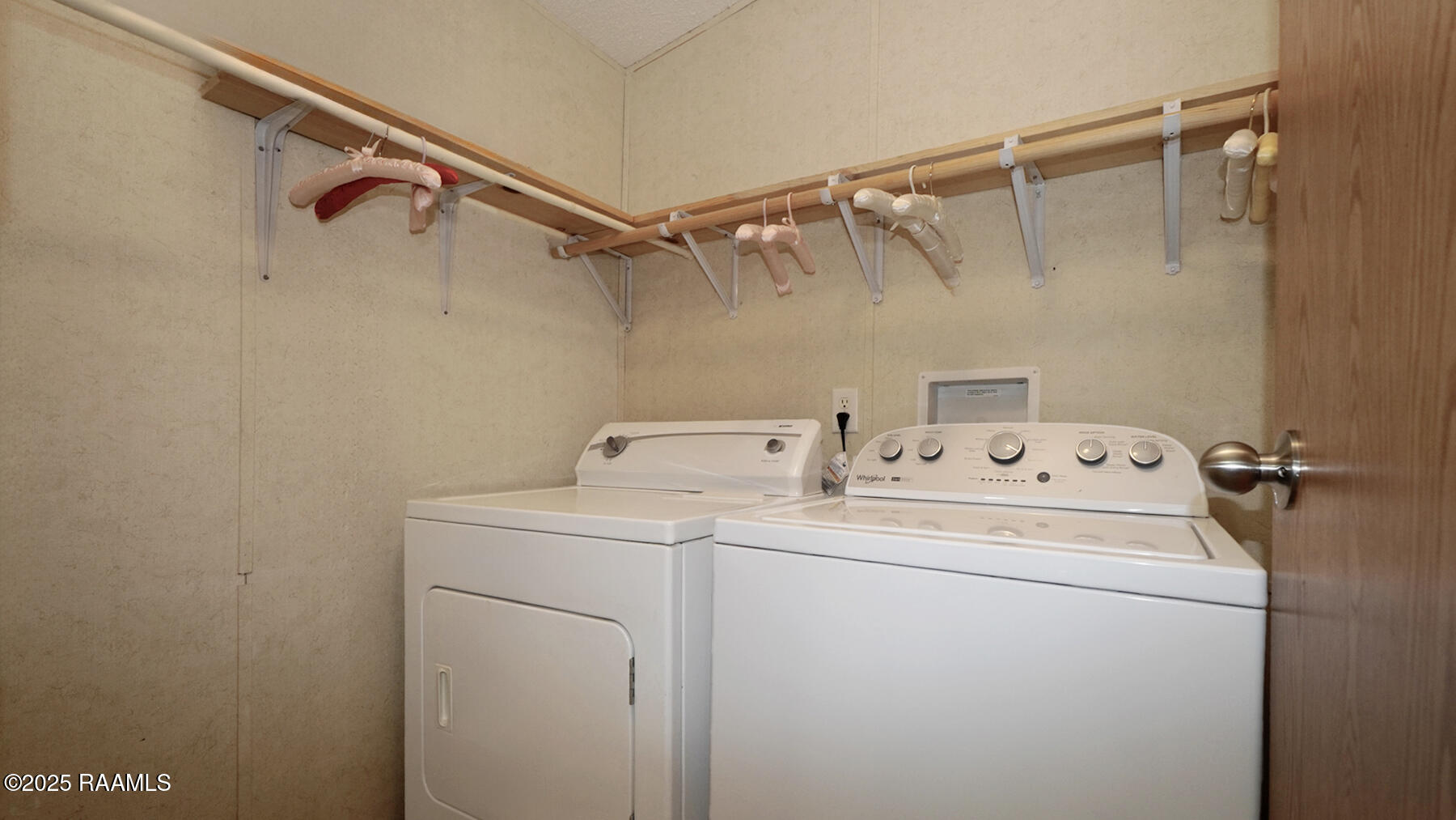 496 Sunset Strip Sunset, LA 70584 - Photo 15 of 17 Laundry