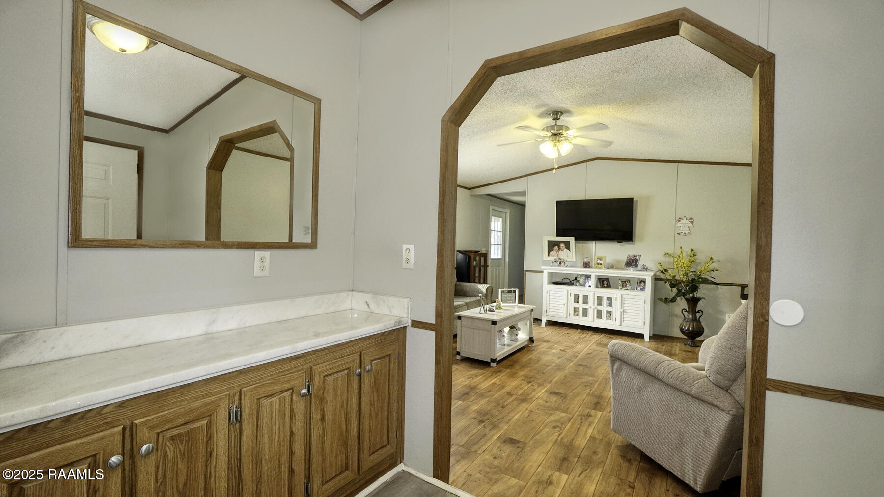 496 Sunset Strip Sunset, LA 70584 - Photo 3 of 17 Foyer