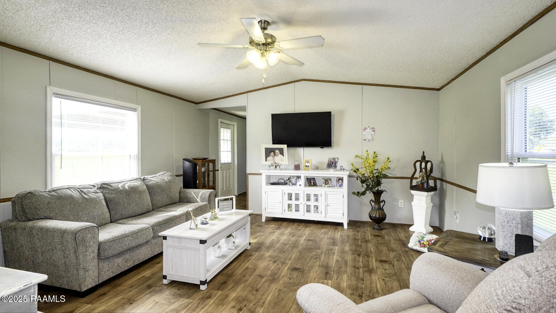 496 Sunset Strip Sunset, LA 70584 - Photo 4 of 17 Living Room