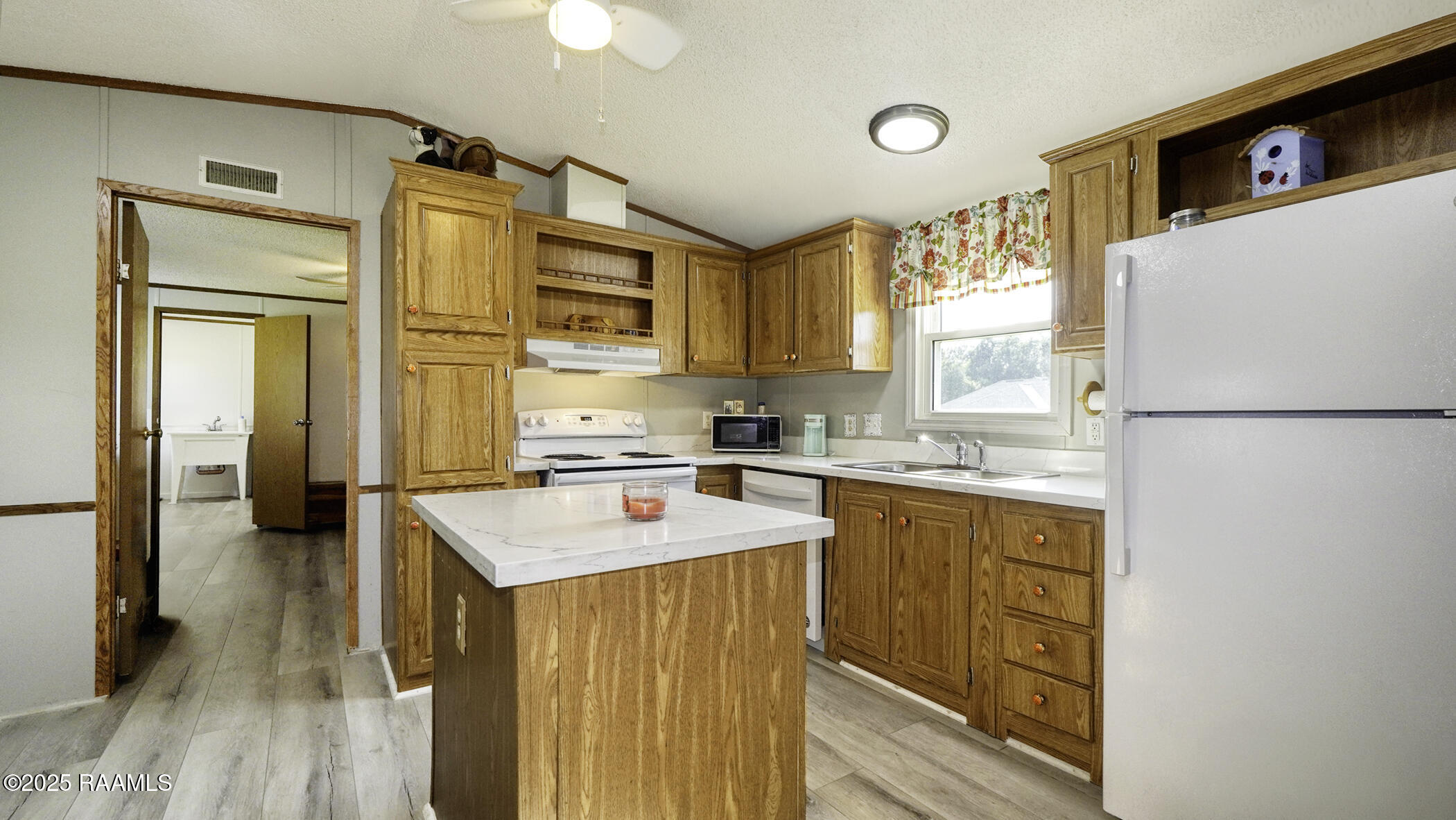 496 Sunset Strip Sunset, LA 70584 - Photo 7 of 17 Kitchen