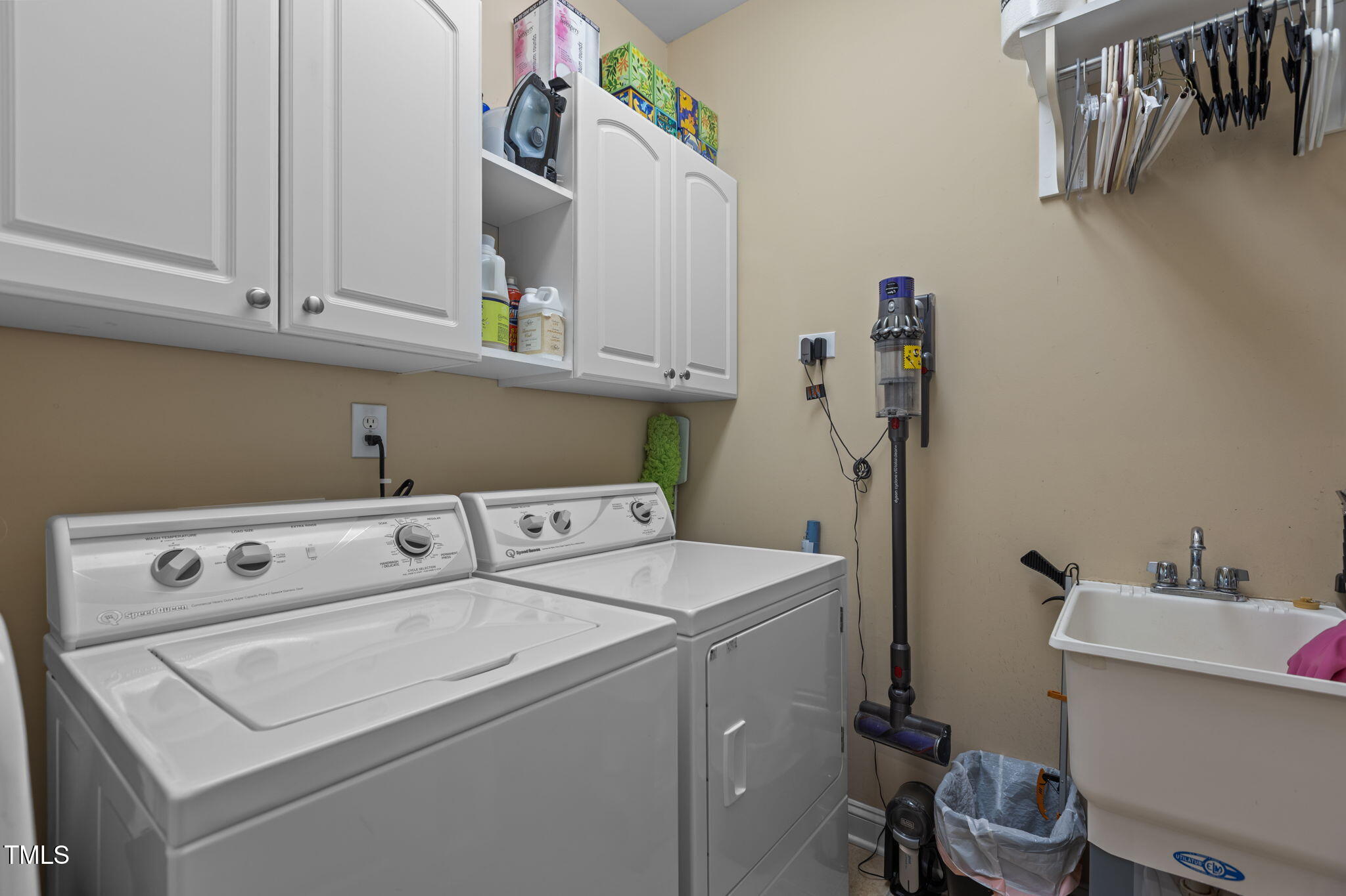 206 Nouveau Avenue Raleigh, NC 27615 - Photo 33 of 61 33-web-or-mls-2N6A6356