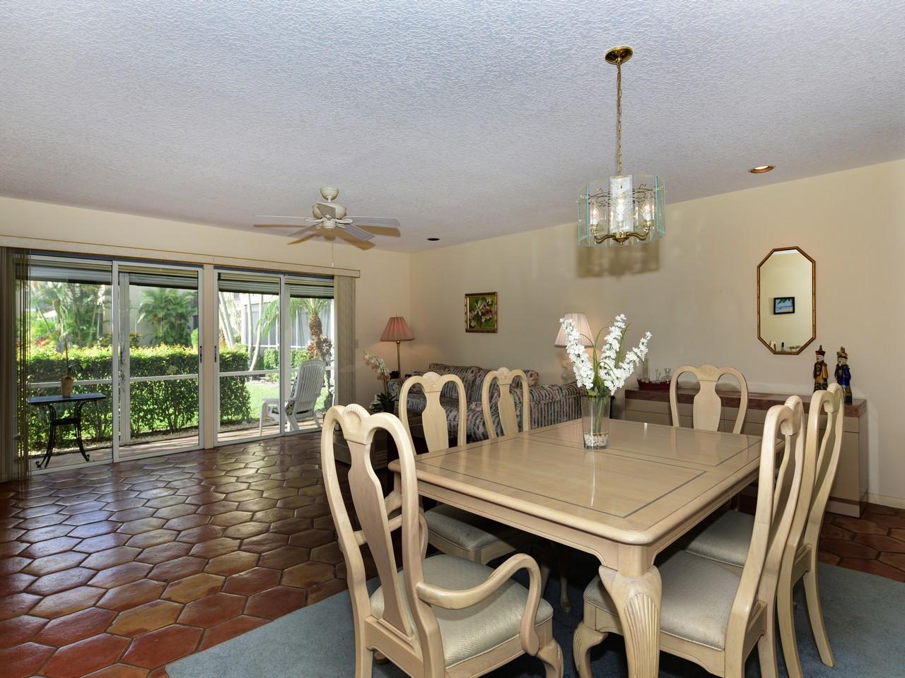 9170 Southeast Riverfront Terrace, Unit E Tequesta, FL 33469 - Photo 10 of 26 RB Dining