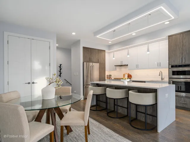 $565,000 | 1822 North Kedzie Avenue, Unit 1W, Chicago, IL 60647