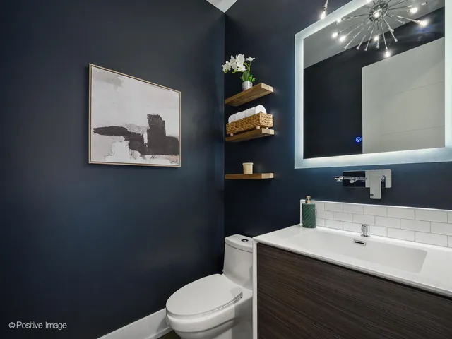 $565,000 | 1822 North Kedzie Avenue, Unit 1W, Chicago, IL 60647