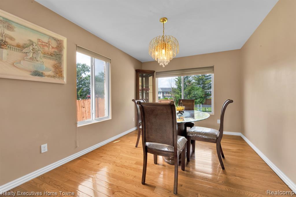 31367 Maple Ridge Lane Madison Heights, MI 48071 - Photo 13 of 31