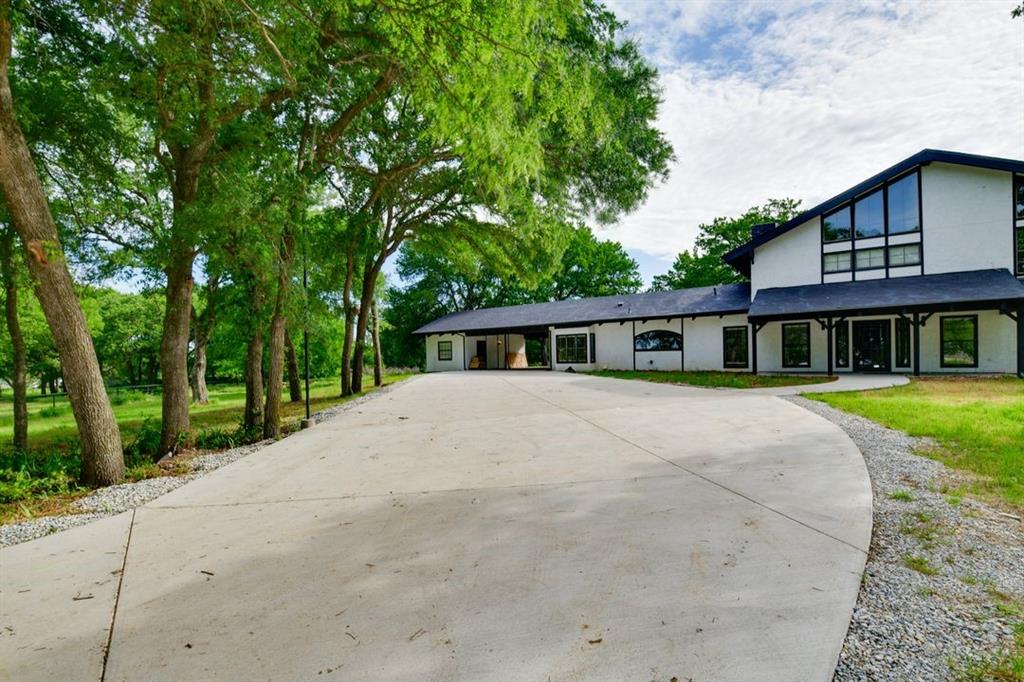 11470 Massey Road Pilot Point, TX 76258 - Photo 4 of 39