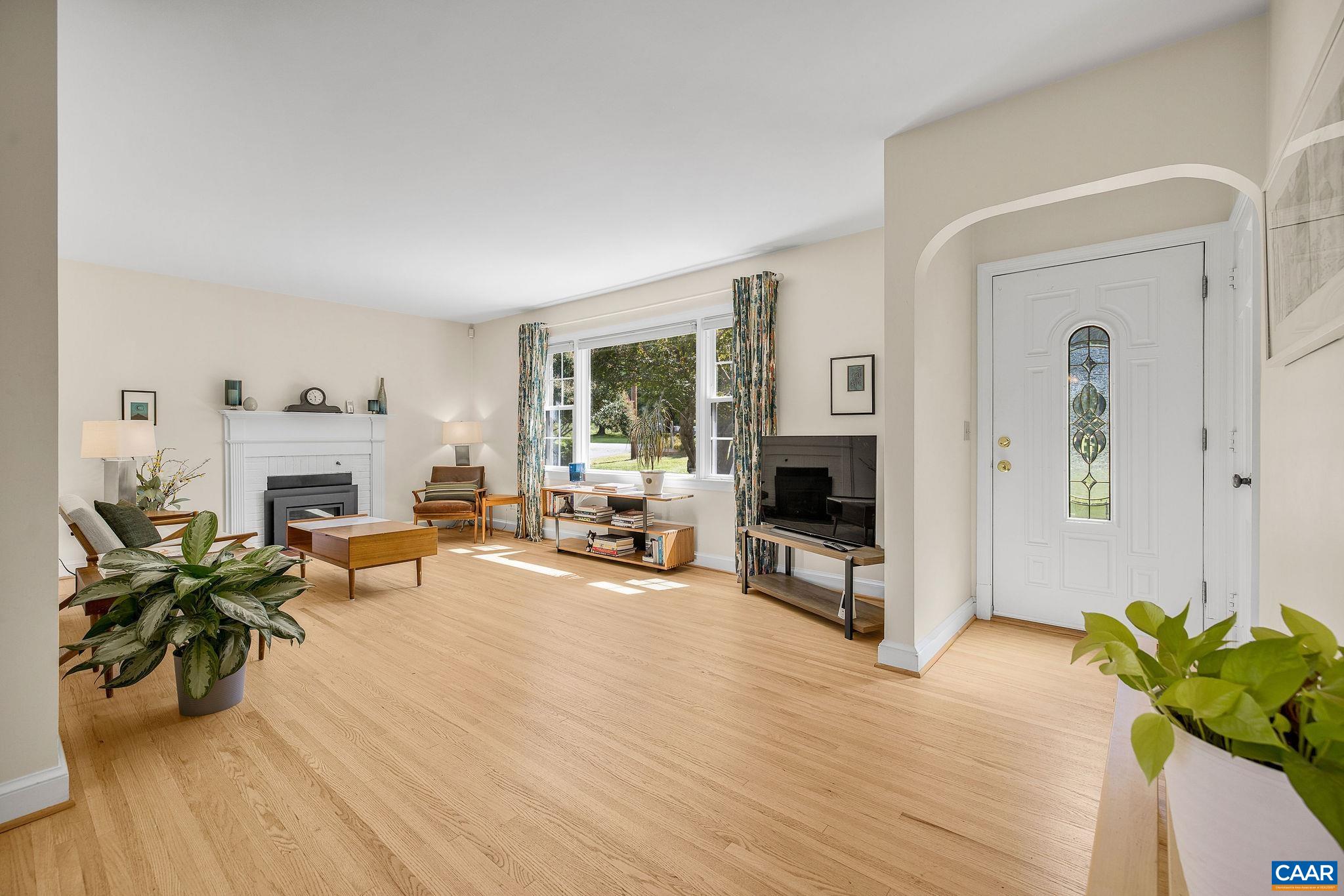 1623 St Annes Road Charlottesville, VA 22901 - Photo 6 of 54 Gallery Image 6