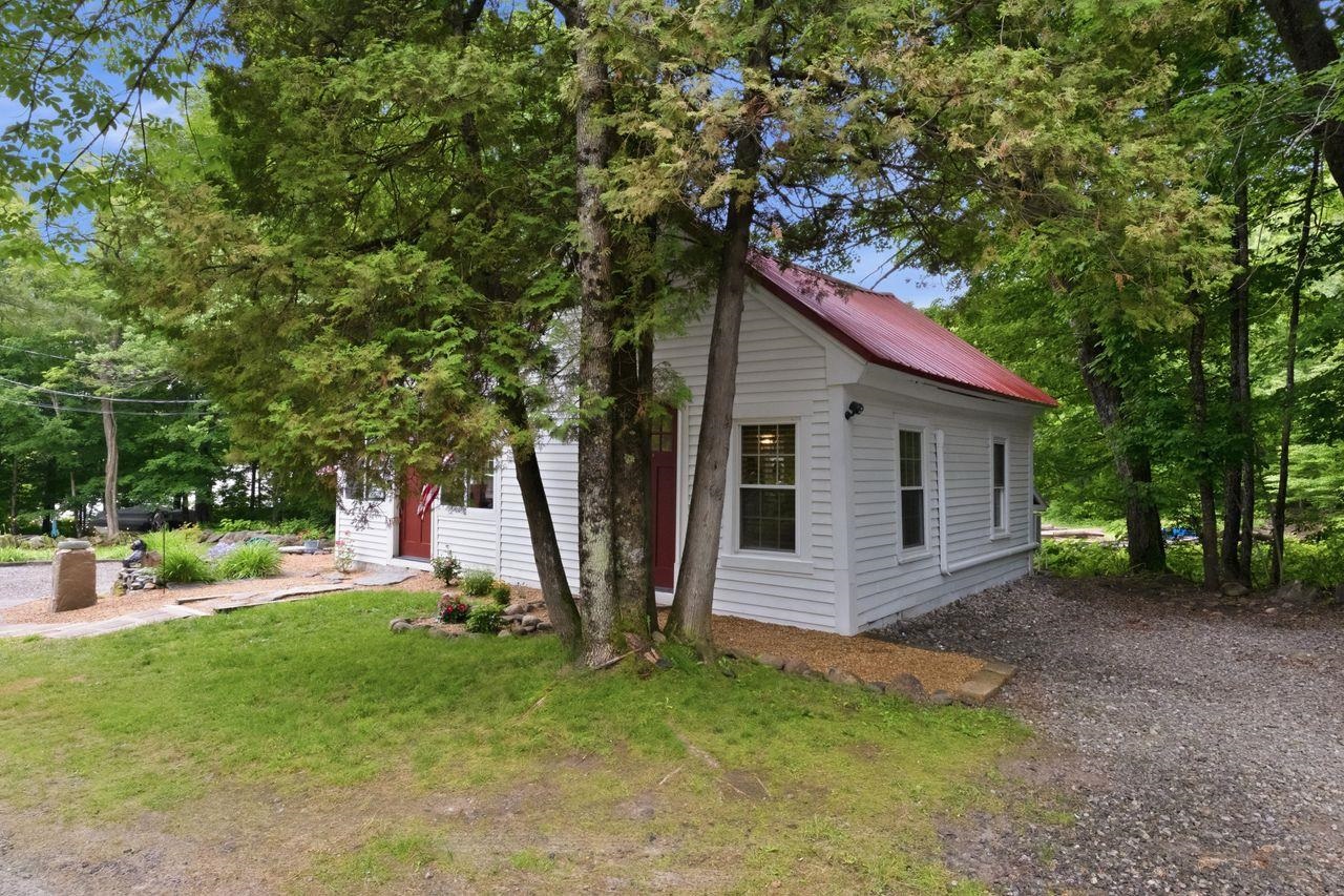 1 Basin Brook Road Rumney, NH 03266 - Photo 3 of 42