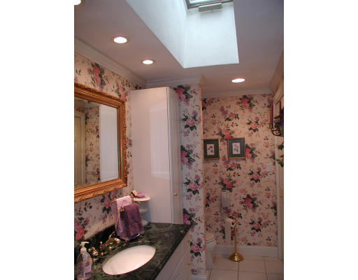 165 Locksley Road Lynnfield, MA 01940 - Photo 8 of 10 Gallery Image 8
