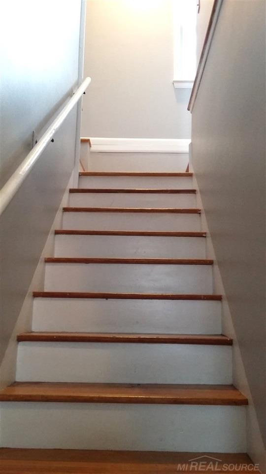 2057 Wiltshire Road Berkley, MI 48072 - Photo 18 of 36
