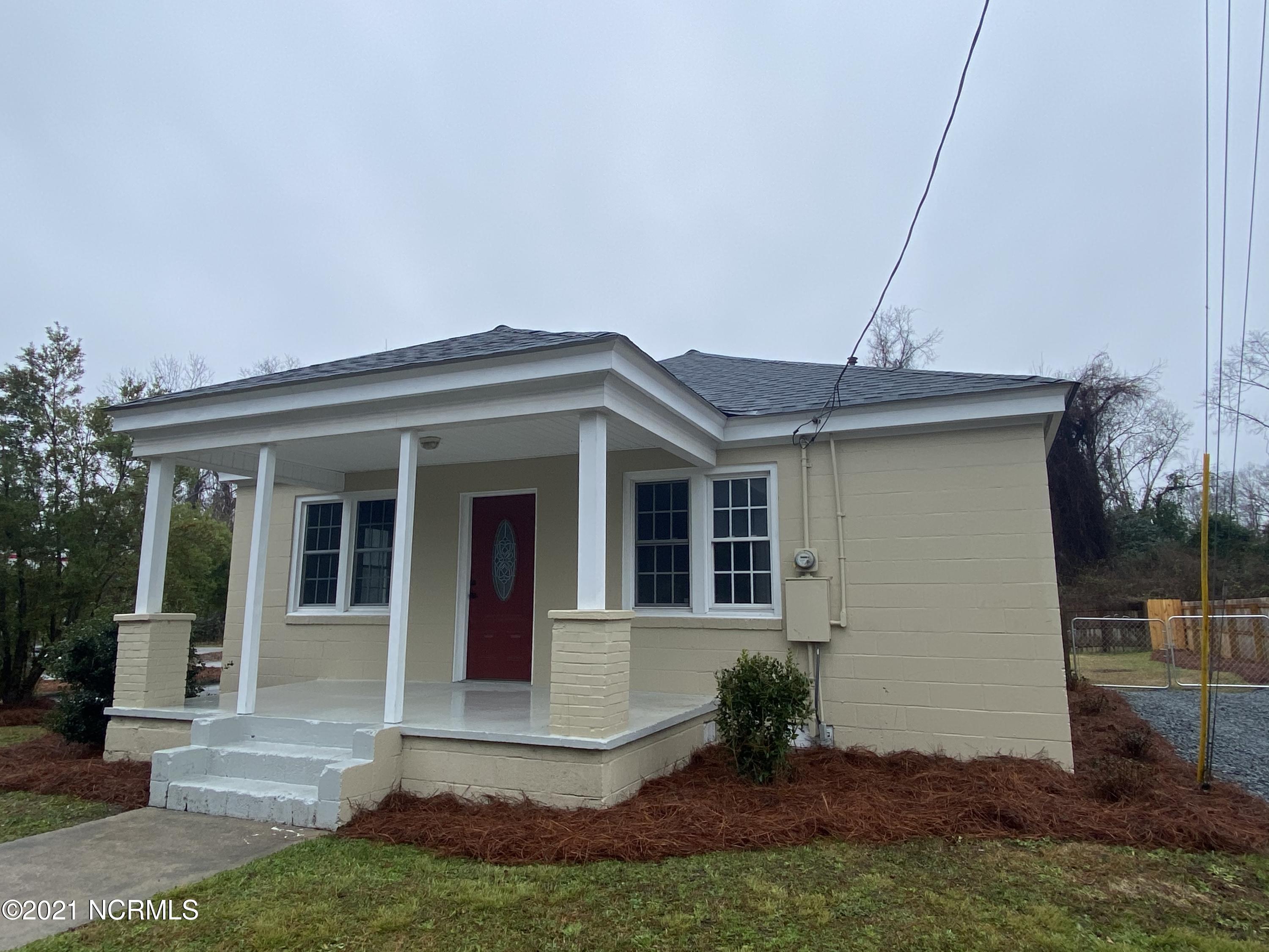 107 Rhem Street New Bern, NC 28562 - Photo 1 of 12 Front