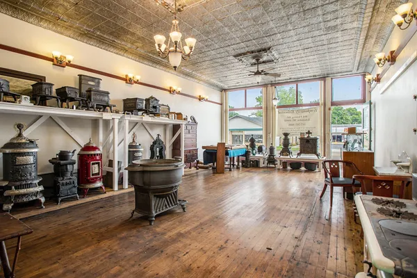 $199,999 | 207 North Main Street, Tekonsha, MI 49092