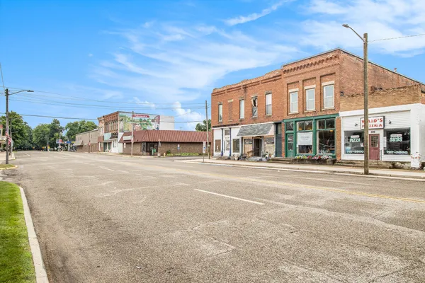 $199,999 | 207 North Main Street, Tekonsha, MI 49092