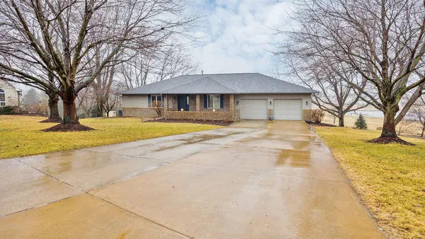 $499,000 | 2838 St Andrews Court, El Paso, IL 61738