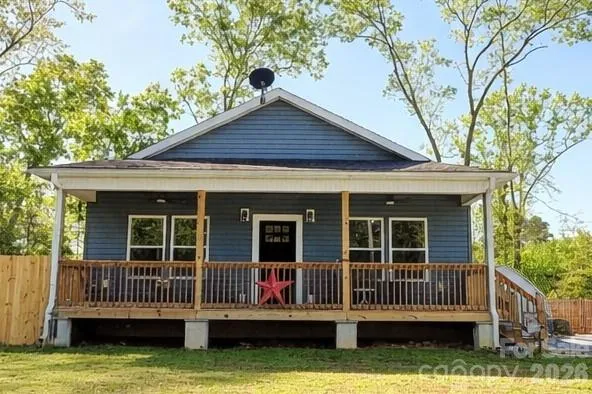 $285,000 | 196 8th Avenue, New London, NC 28127