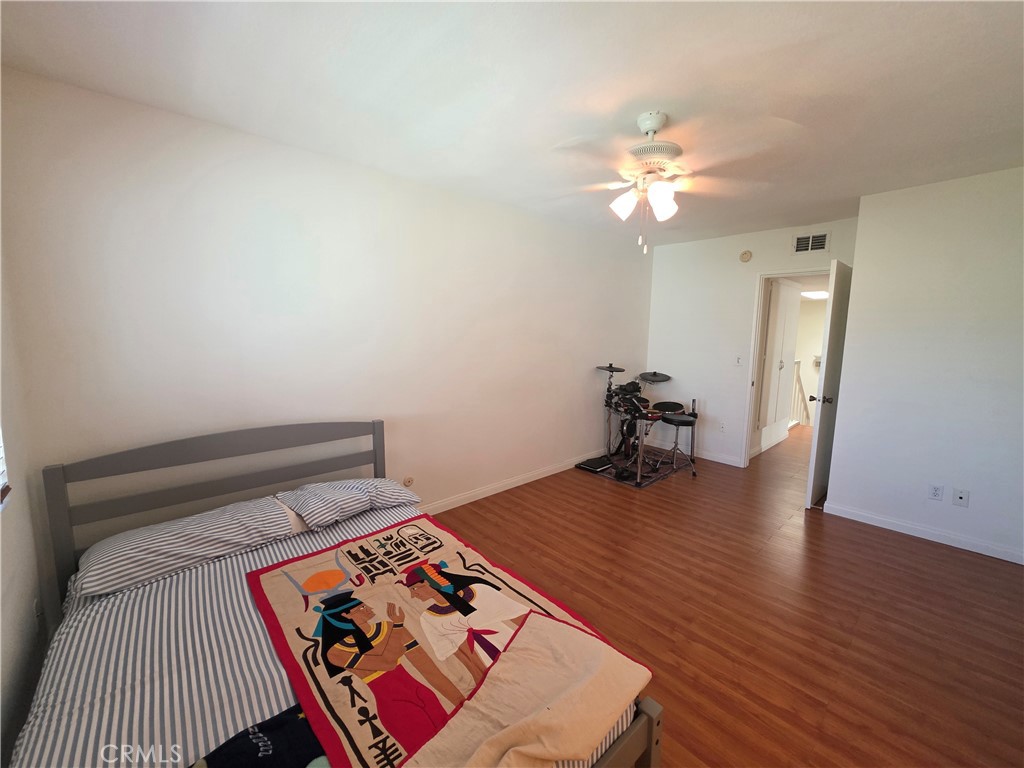 13963 Riverside Drive Sherman Oaks, CA 91423 - Photo 13 of 27