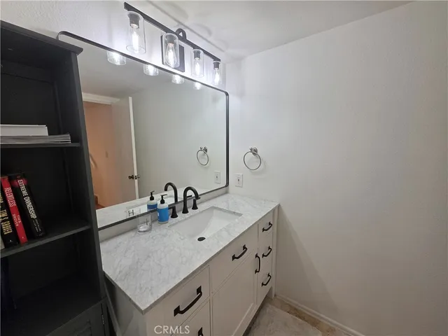 $4,195 | 13963 Riverside Drive, Sherman Oaks, CA 91423