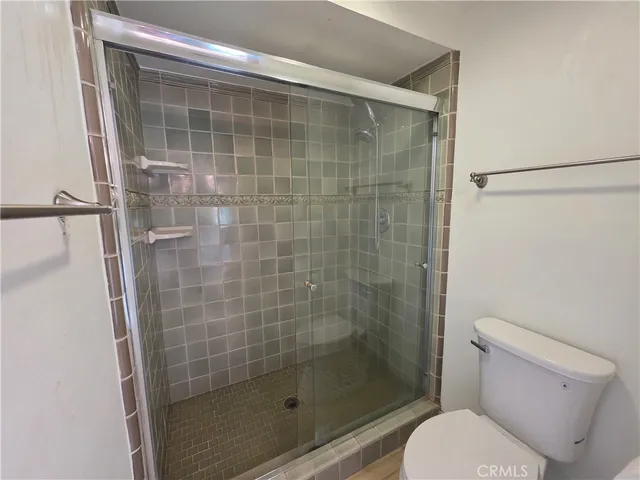 $4,195 | 13963 Riverside Drive, Sherman Oaks, CA 91423