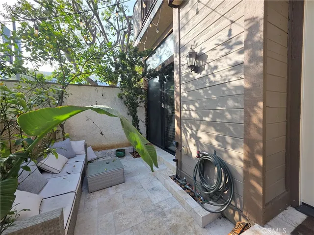 $4,195 | 13963 Riverside Drive, Sherman Oaks, CA 91423