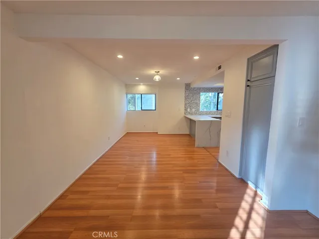 $4,195 | 13963 Riverside Drive, Sherman Oaks, CA 91423