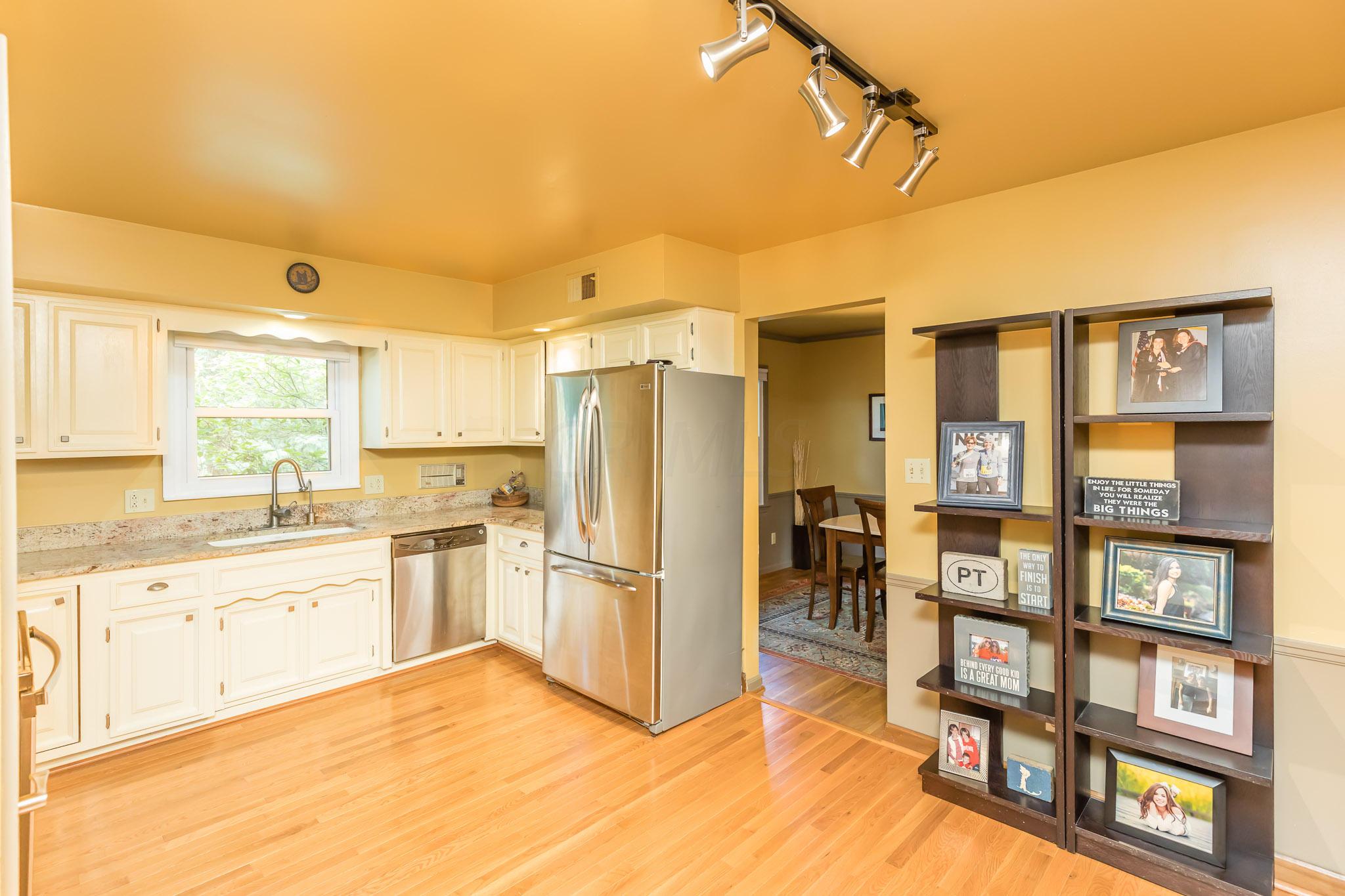 2350 Haverford Road Columbus, OH 43220 - Photo 15 of 40