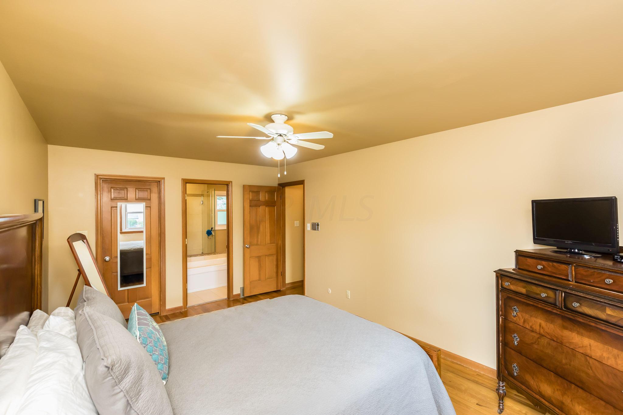 2350 Haverford Road Columbus, OH 43220 - Photo 28 of 40