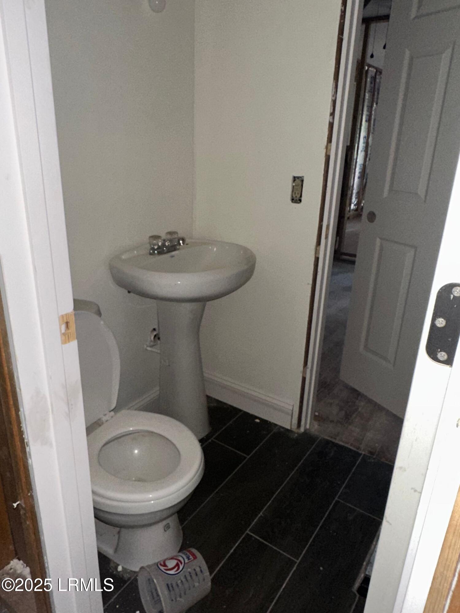 202 Sharon Avenue Hampton, SC 29924 - Photo 7 of 9 Image from iOS (198)