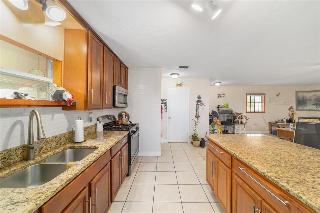 12620 Southeast Maricamp Road Ocklawaha, FL 32179 - Photo 14 of 62
