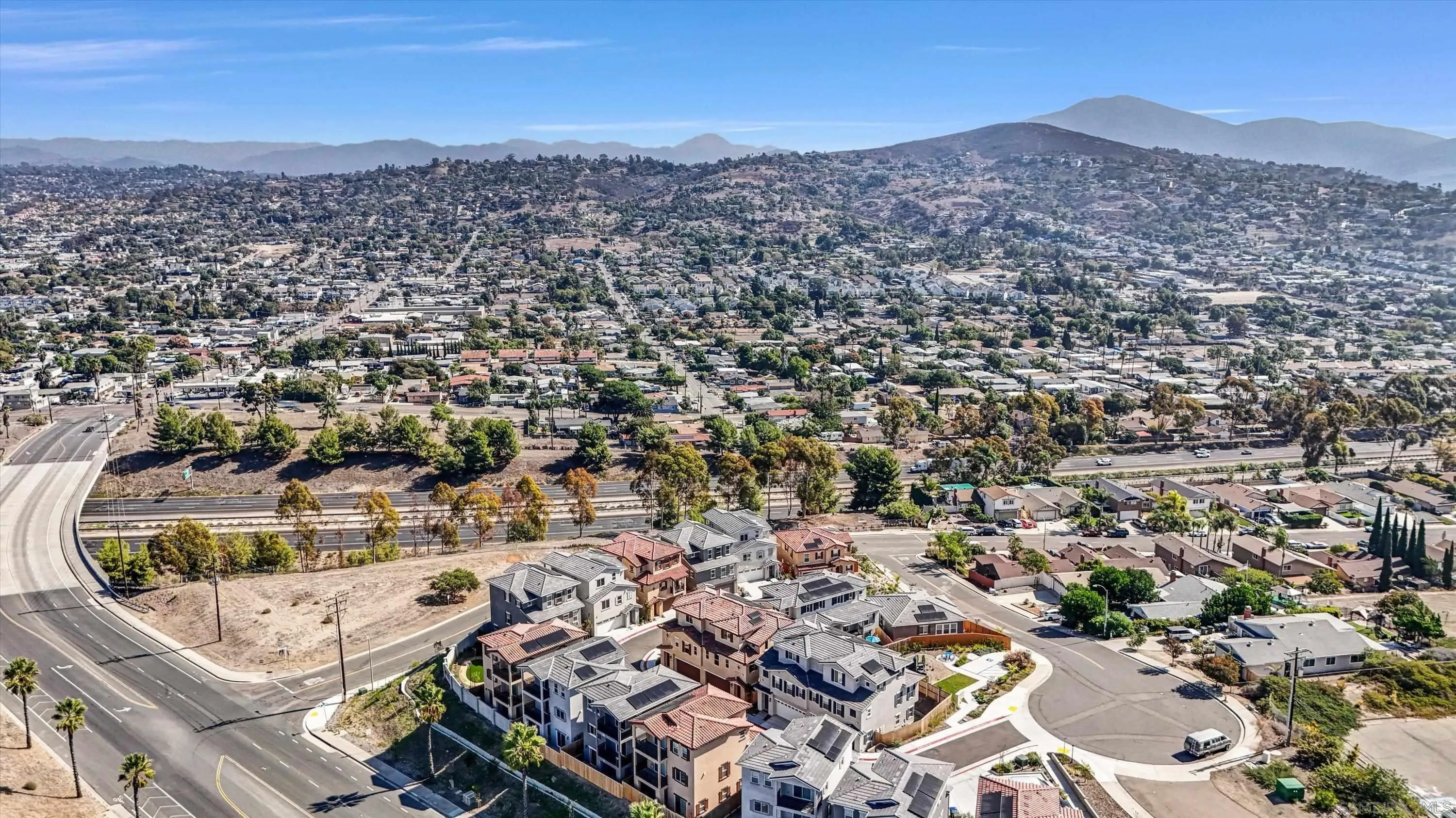 8539 Vista Azul Lemon Grove, CA 91945 - Photo 4 of 38