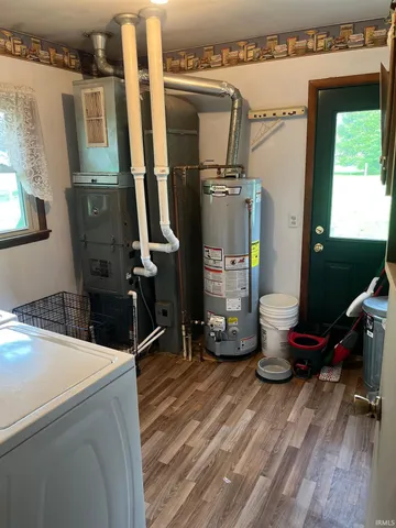 $185,000 | 210 South East Street, Oakland City, IN 47660