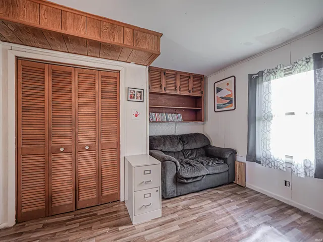 $185,000 | 210 South East Street, Oakland City, IN 47660