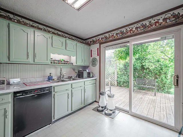 $185,000 | 210 South East Street, Oakland City, IN 47660