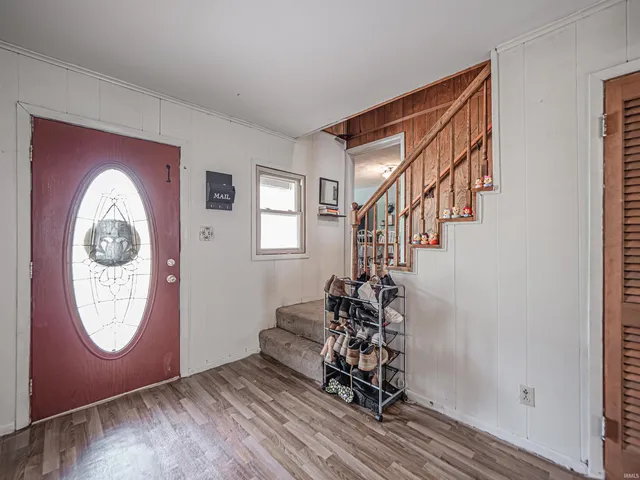 $185,000 | 210 South East Street, Oakland City, IN 47660