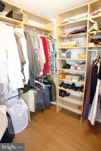 20715 Bell Bluff Road Gaithersburg, MD 20882 - Photo 28 of 30 Walk-in closet