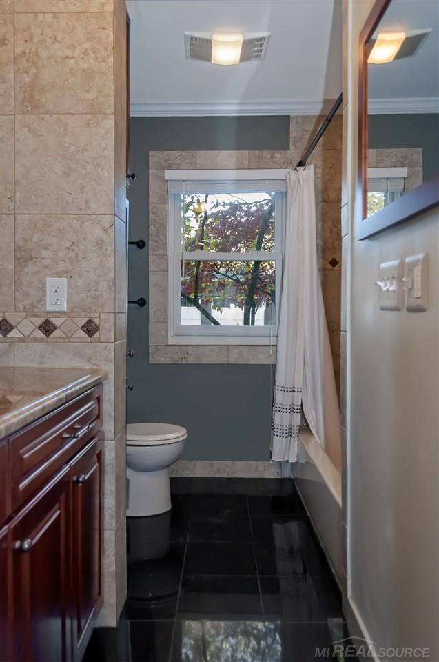 820 Lincoln Road Grosse Pointe, MI 48230 - Photo 15 of 49 Gallery Image 15