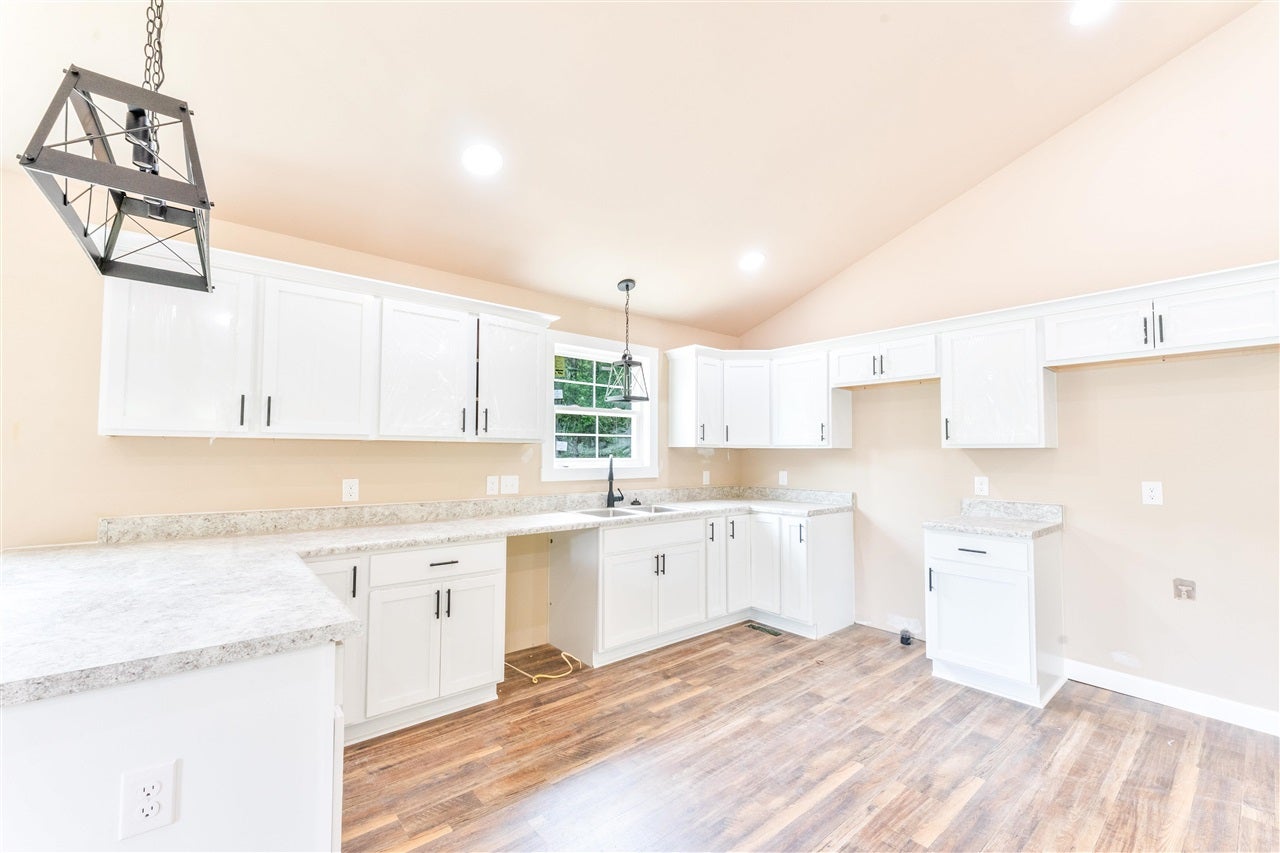 8792 Rochester Road Rochester, KY 42273 - Photo 3 of 41 Gallery Image 3