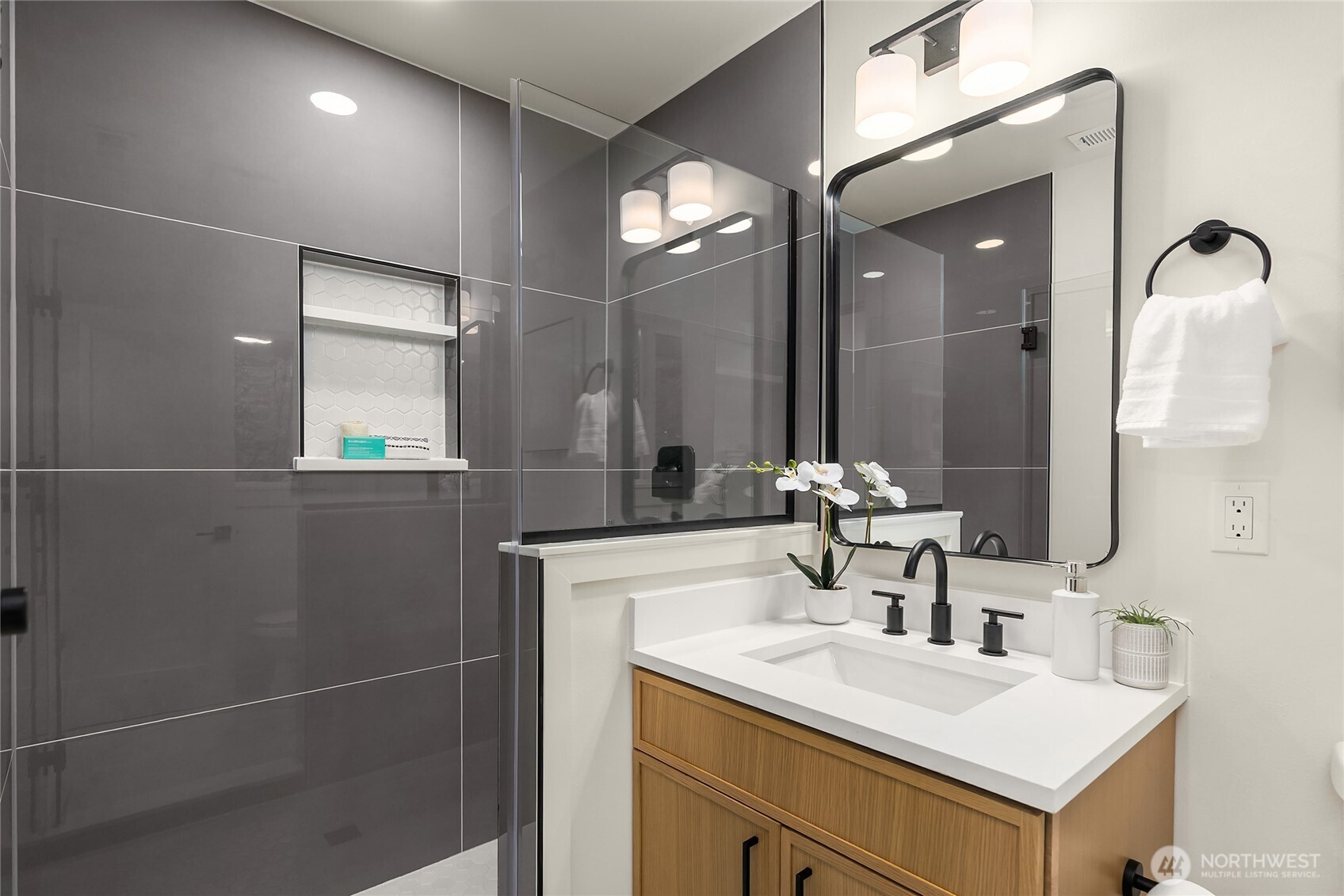 14442 Phelps Road Northeast Bainbridge Island, WA 98110 - Photo 21 of 37